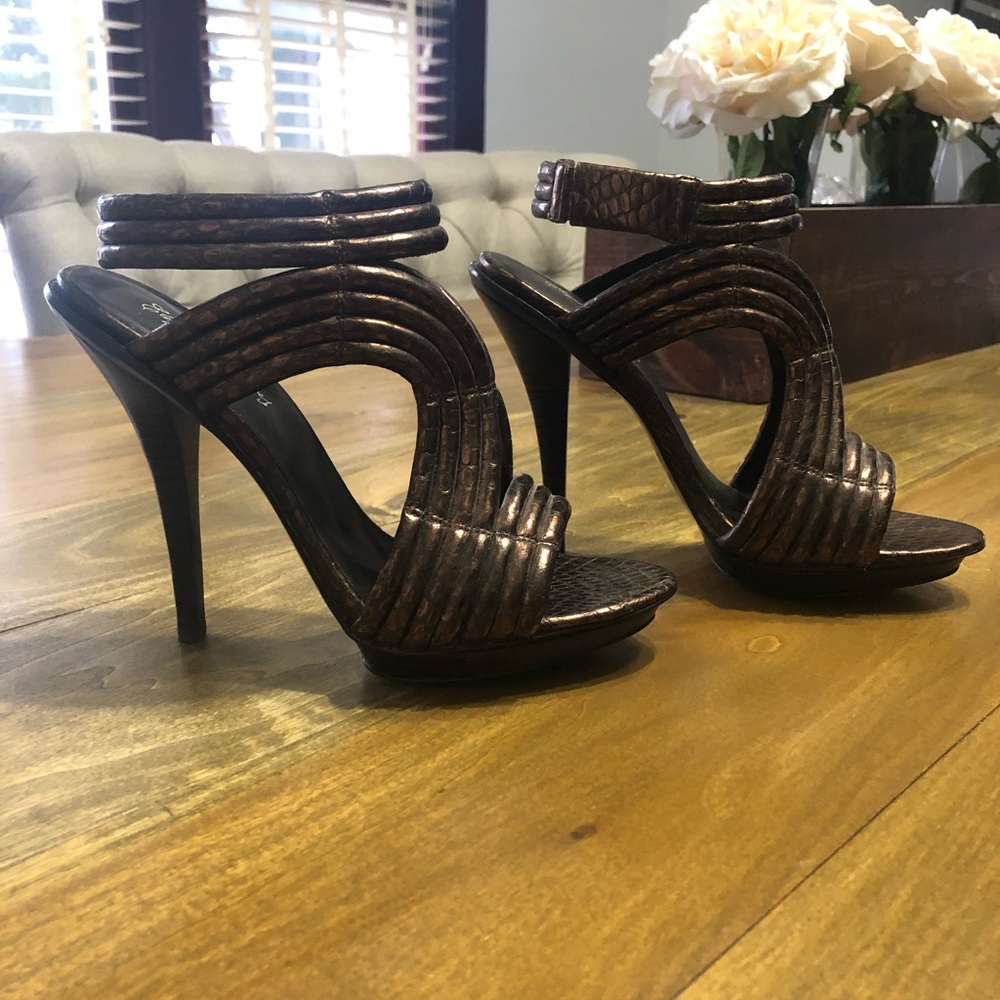 Elizabeth and James heels